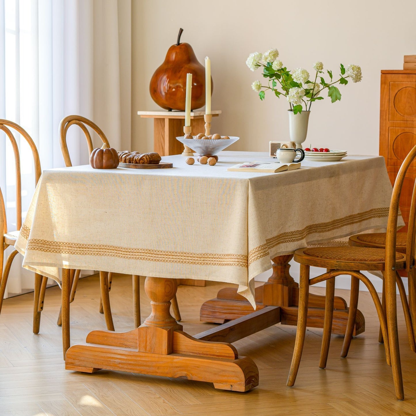 White Polyester Linen Tablecloth with Brown Lace