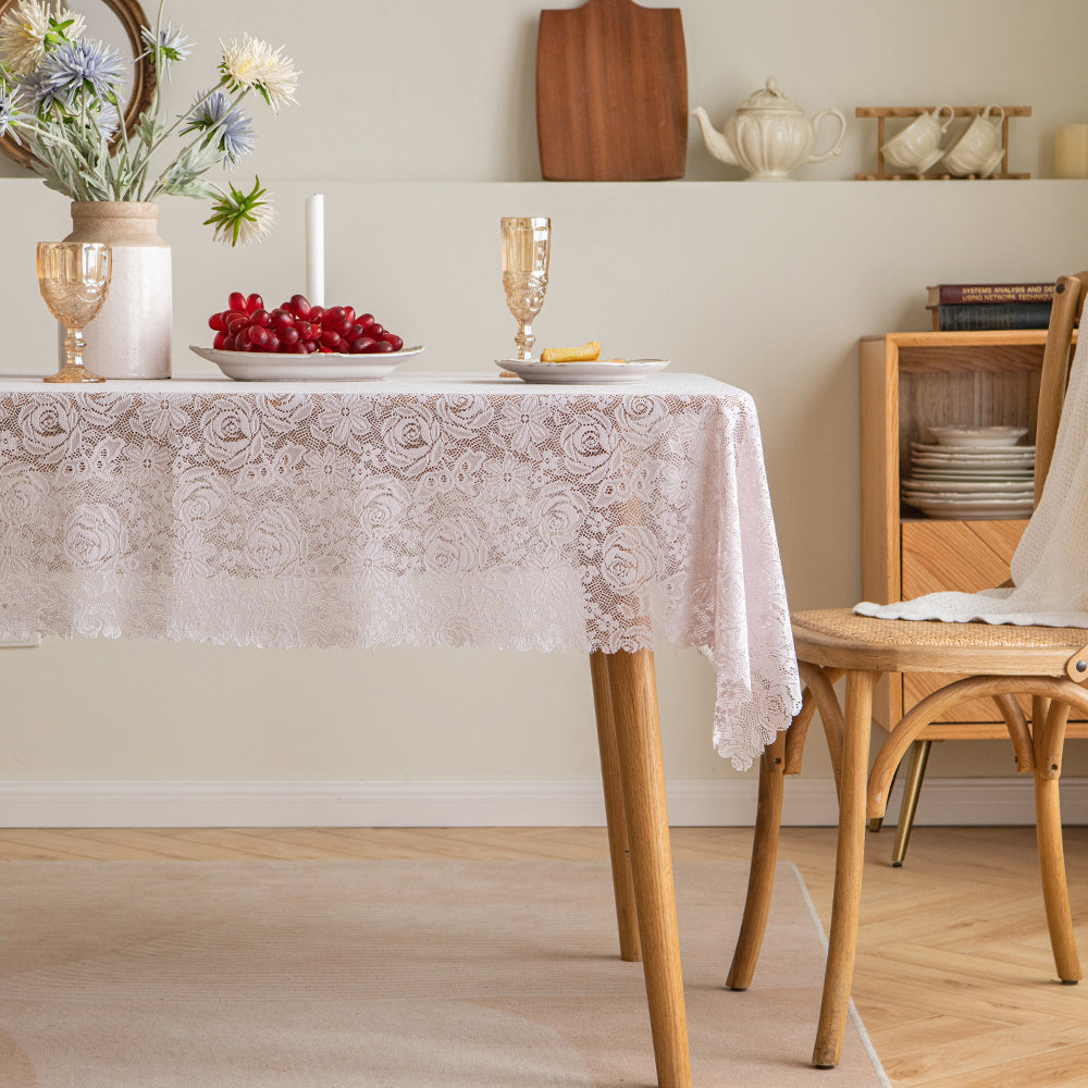 Polyester French-Elegance Floral-Rose Tablecloth with Scalloped Edge in Pink-Purple