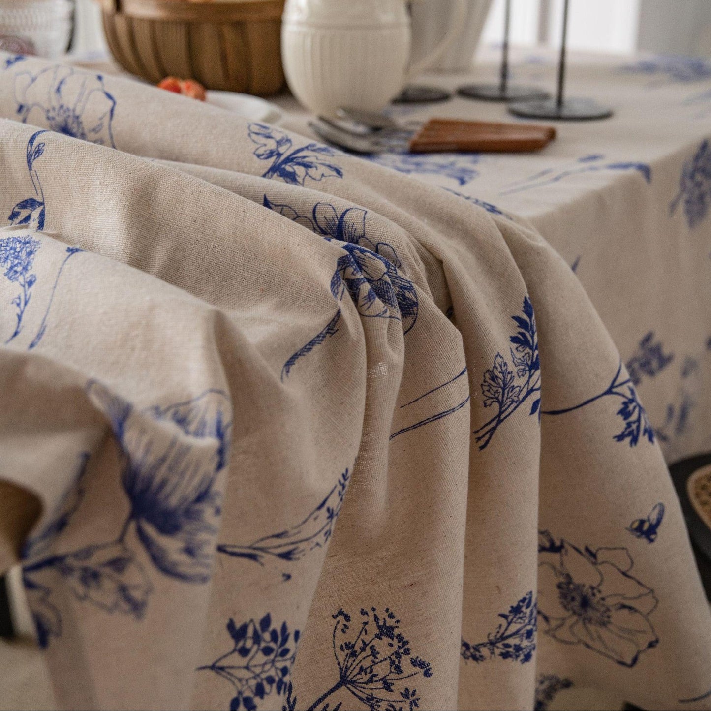 Cotton and linen blue rose sketch print tablecloth