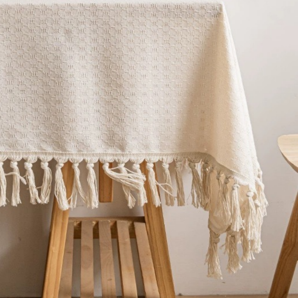 Cotton-linen tablecloth with tassels in Beige