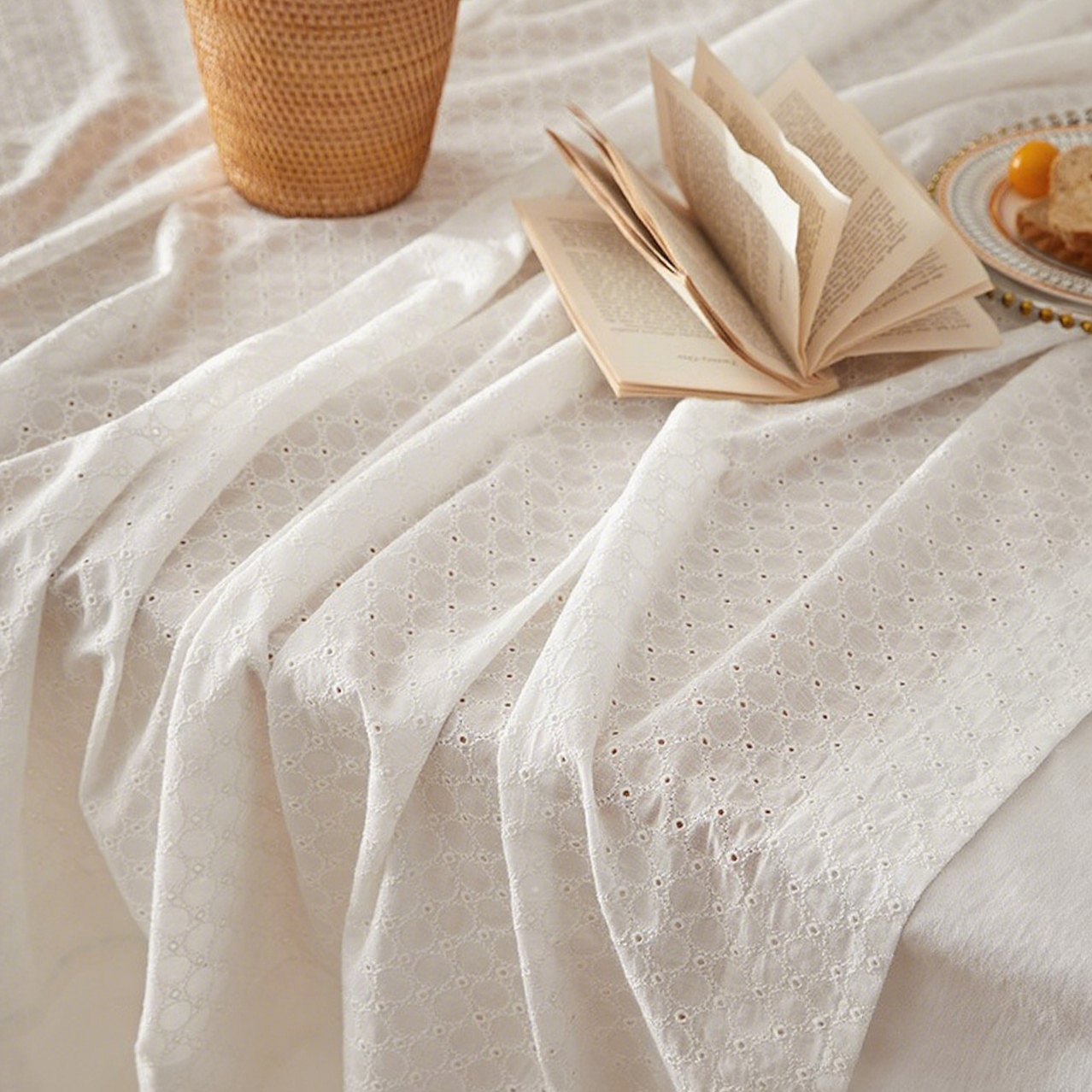 French-style cotton-linen double-layer lace tablecloth in White