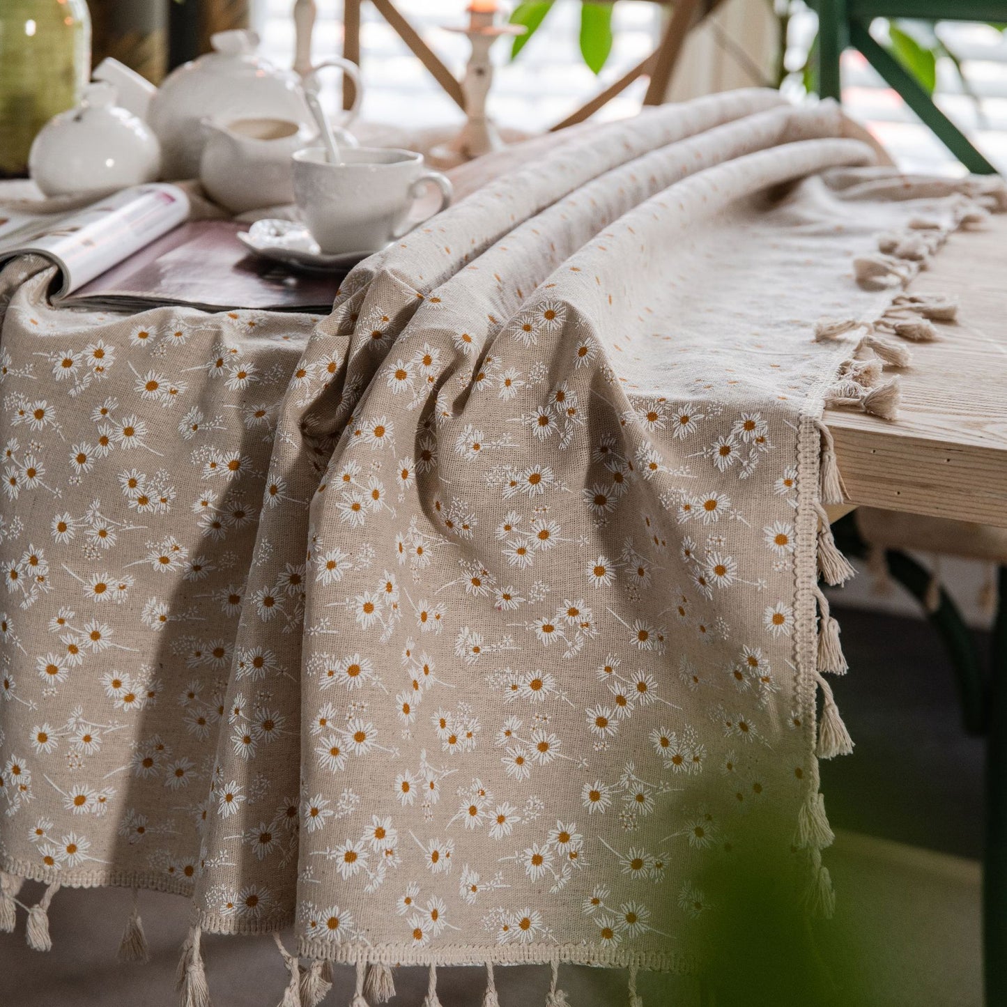 Cotton-Linen Blend Apricot Little Daisy Print Tablecloth