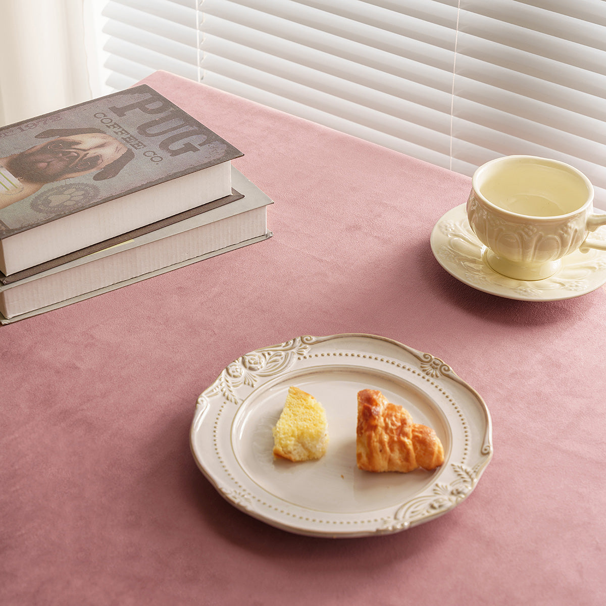 Polyester Waterproof Solid-Velvet Tablecloth in Burgundy