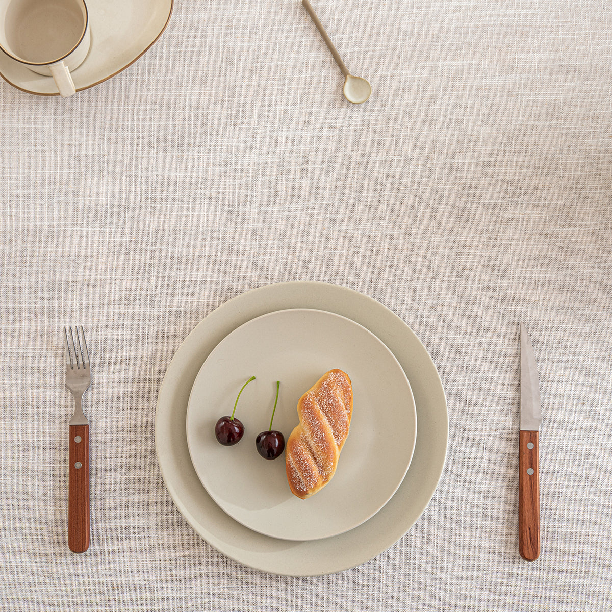 Poly-Linen Tablecloth with Brown Rope Trim in White