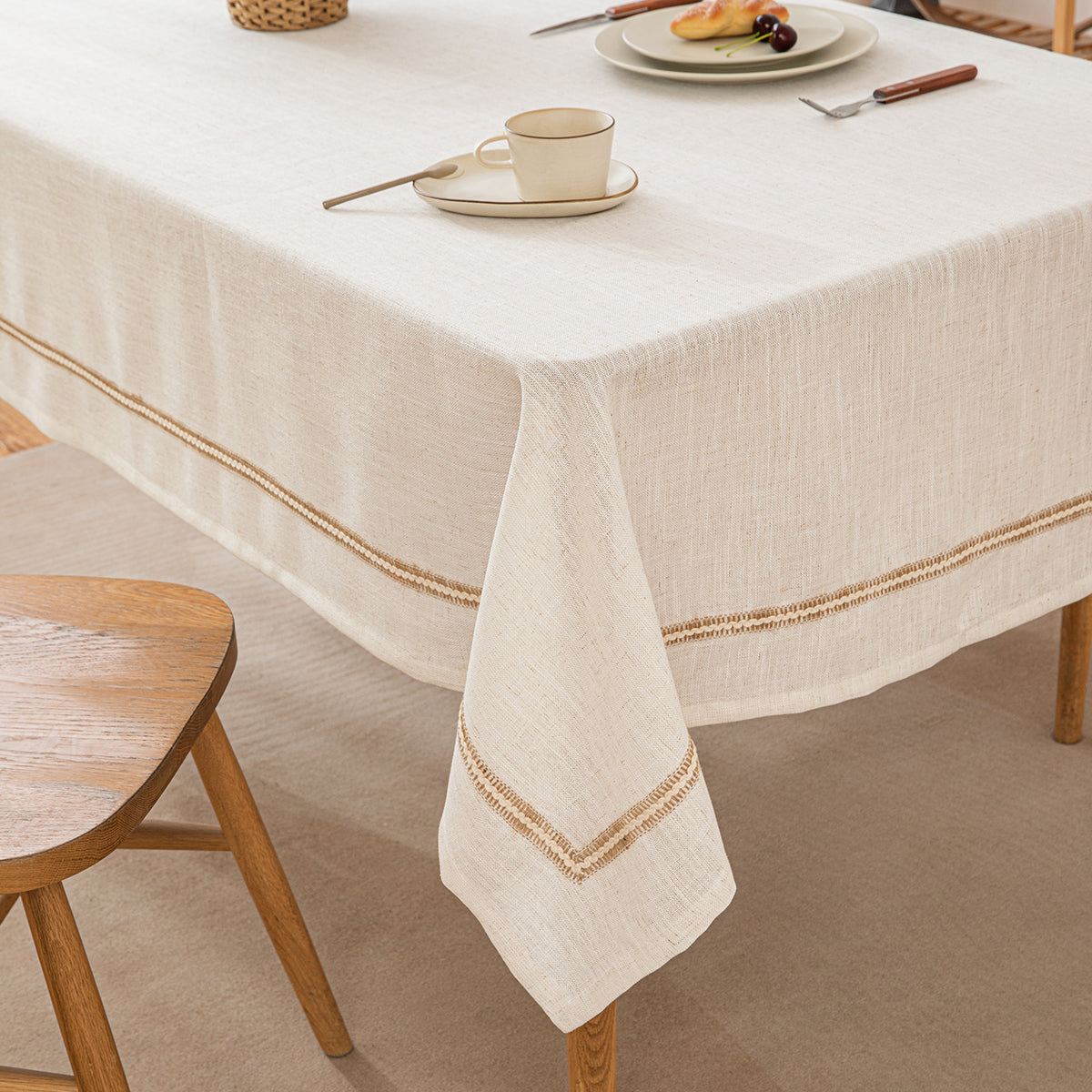 Poly-Linen Tablecloth with Brown Rope Trim in White