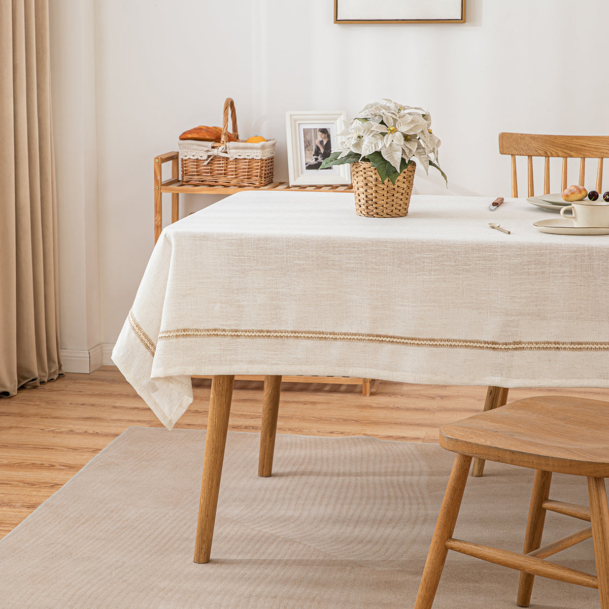 Poly-Linen Tablecloth with Brown Rope Trim in White