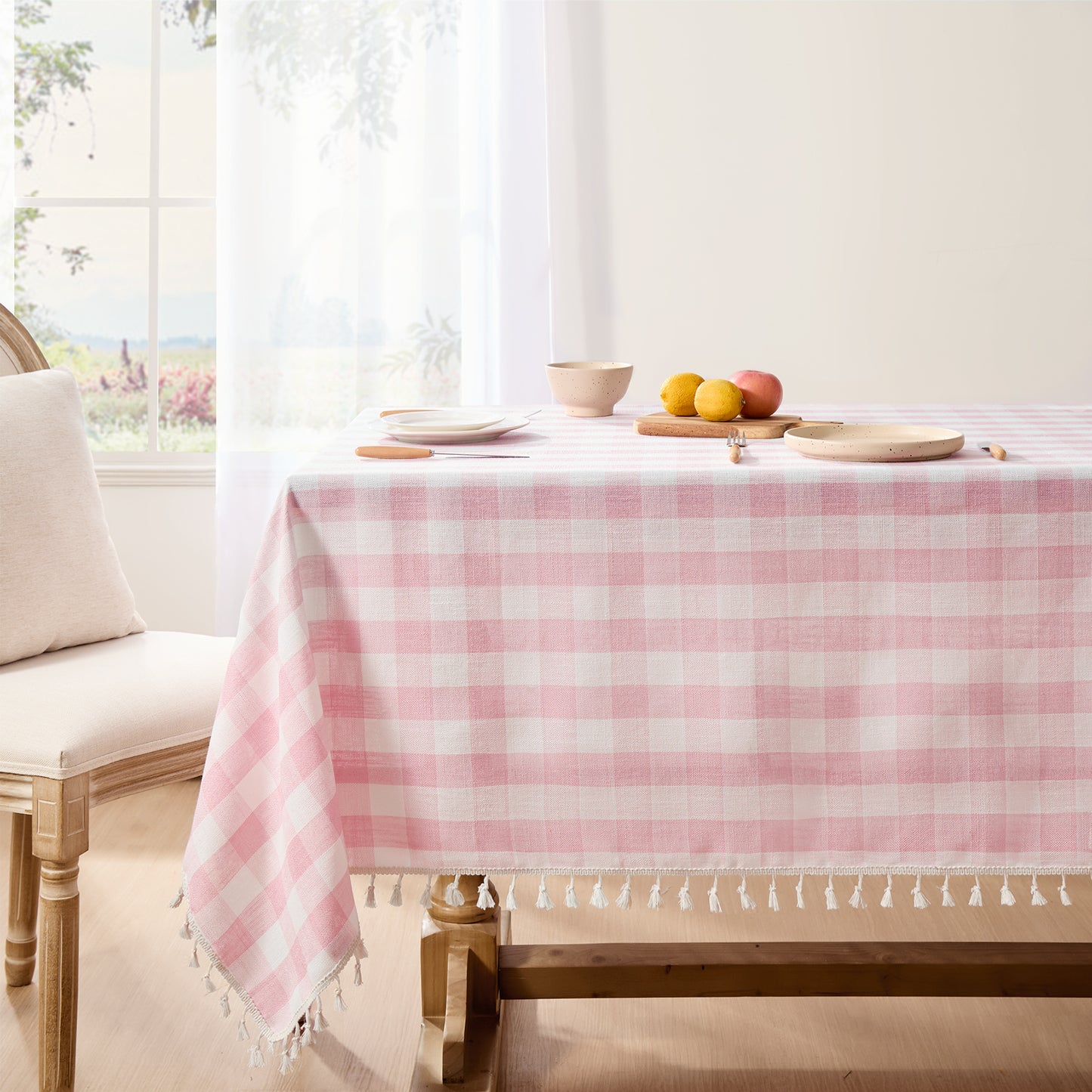Wrinkle-Resistant Cotton Blend Classic Gingham Tablecloth with Tassels in Pink