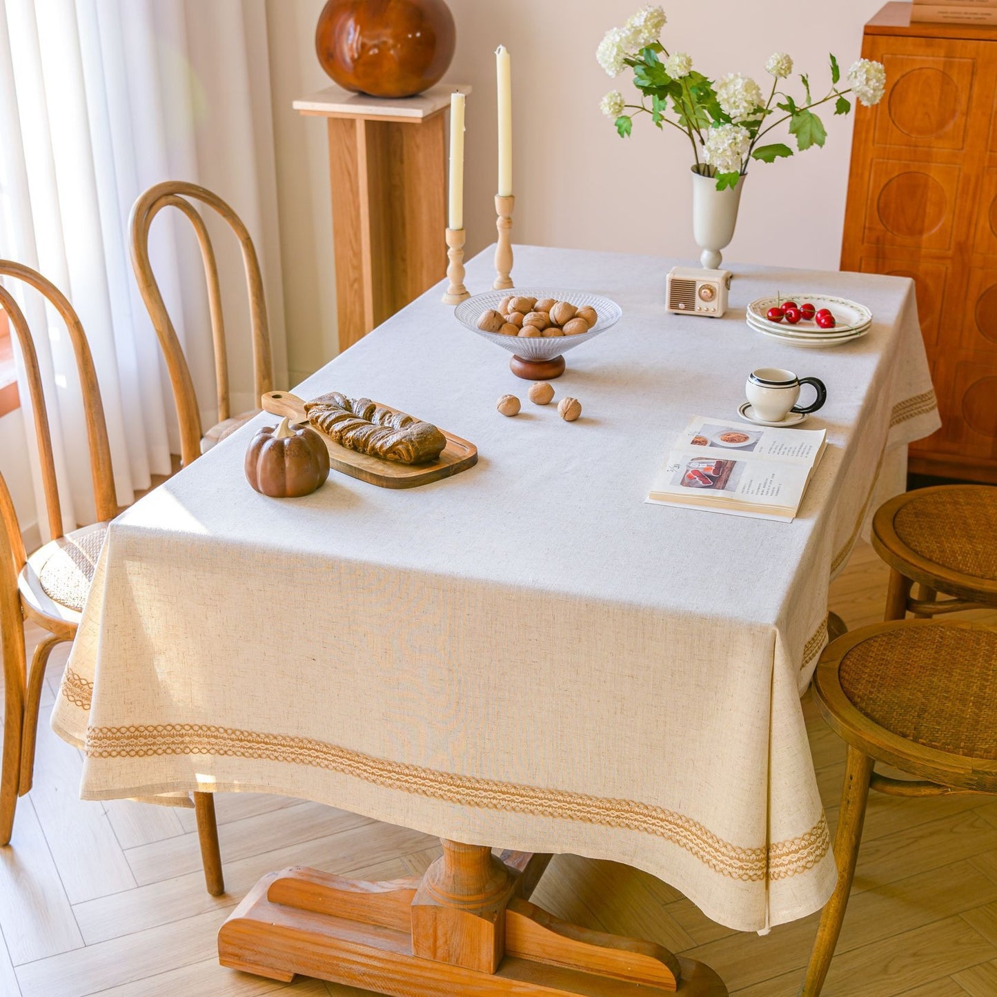 White Polyester Linen Tablecloth with Brown Lace
