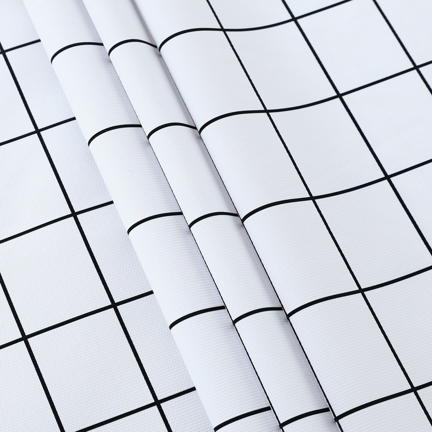 PVC Waterproof and Oil Resistant LargePlaid Tablecloth in White and Black