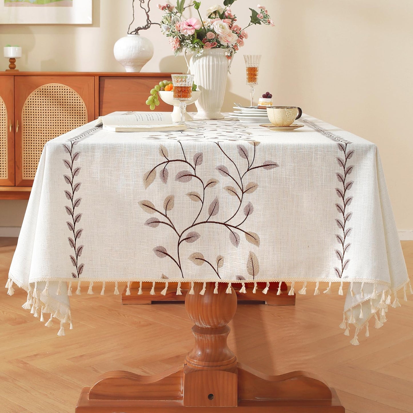 Polyester Embroidered Coffee Vine tablecloth
