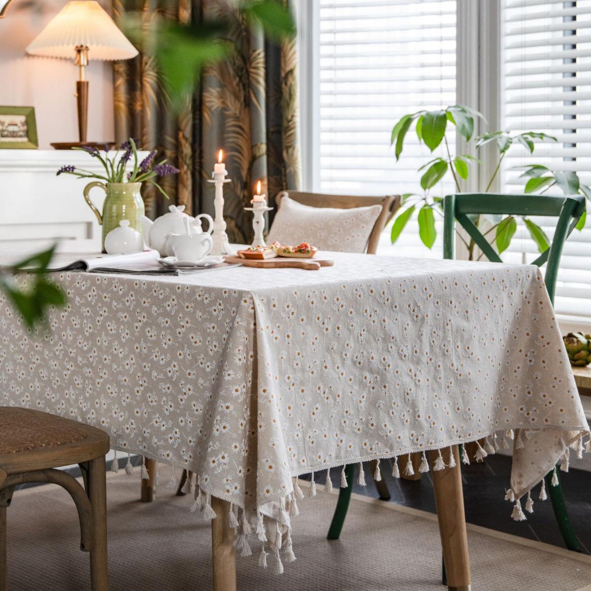 Cotton-Linen Blend Apricot Little Daisy Print Tablecloth