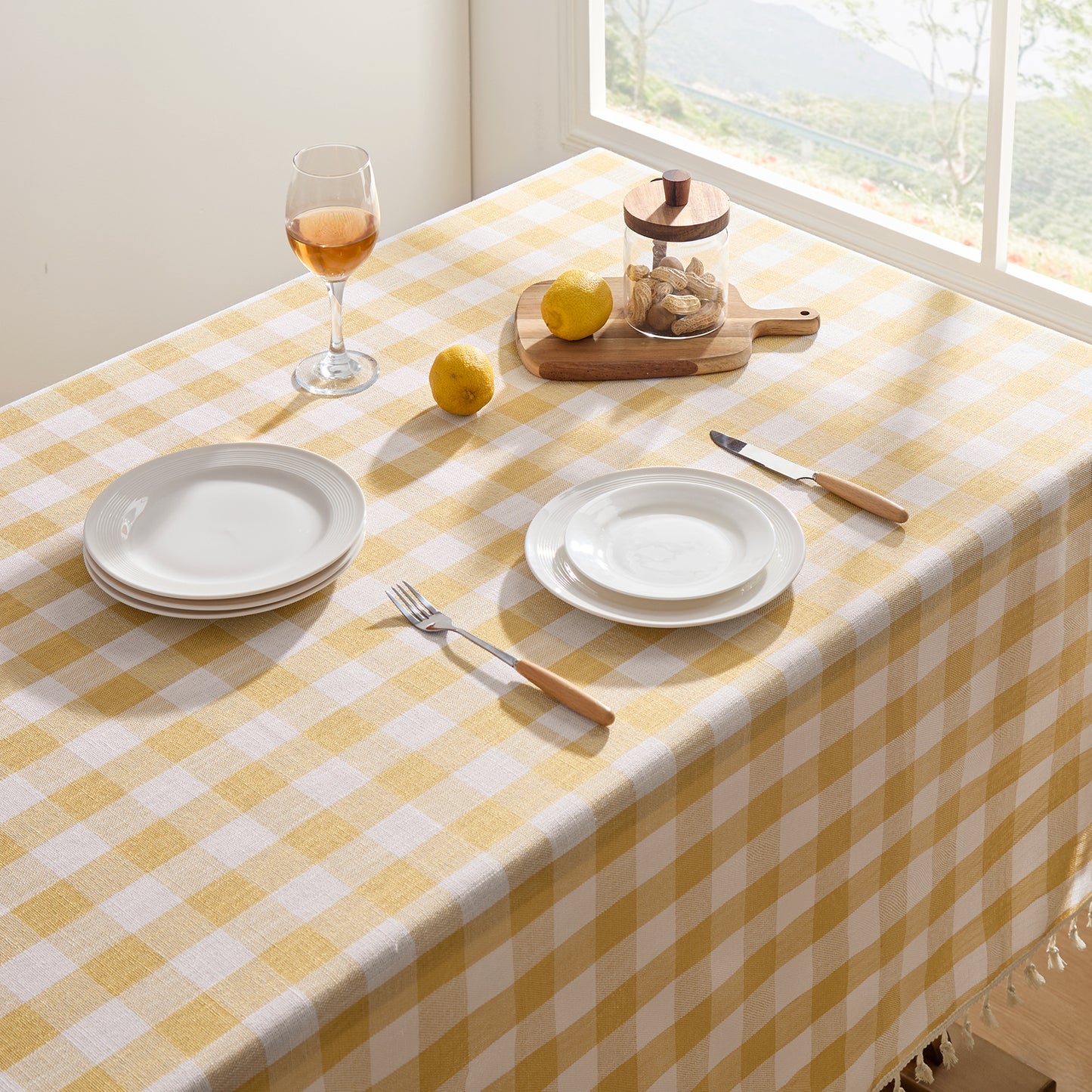 Wrinkle-Resistant Cotton Blend Classic Gingham Tablecloth with Tassels in Yellow