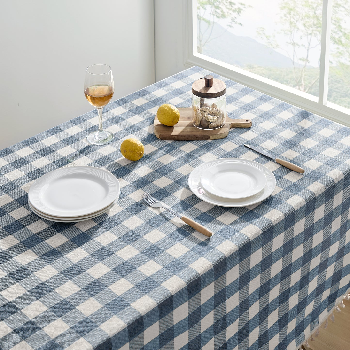 Wrinkle-Resistant Cotton Blend Classic Gingham Tablecloth with Tassels in Blue