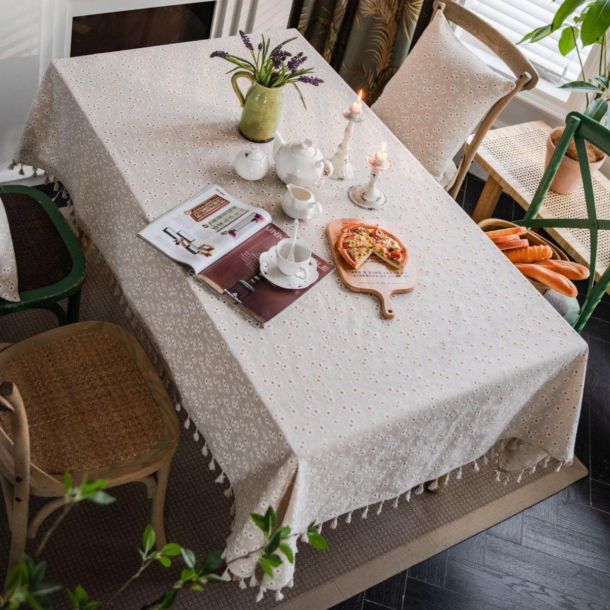 Cotton-Linen Blend Apricot Little Daisy Print Tablecloth