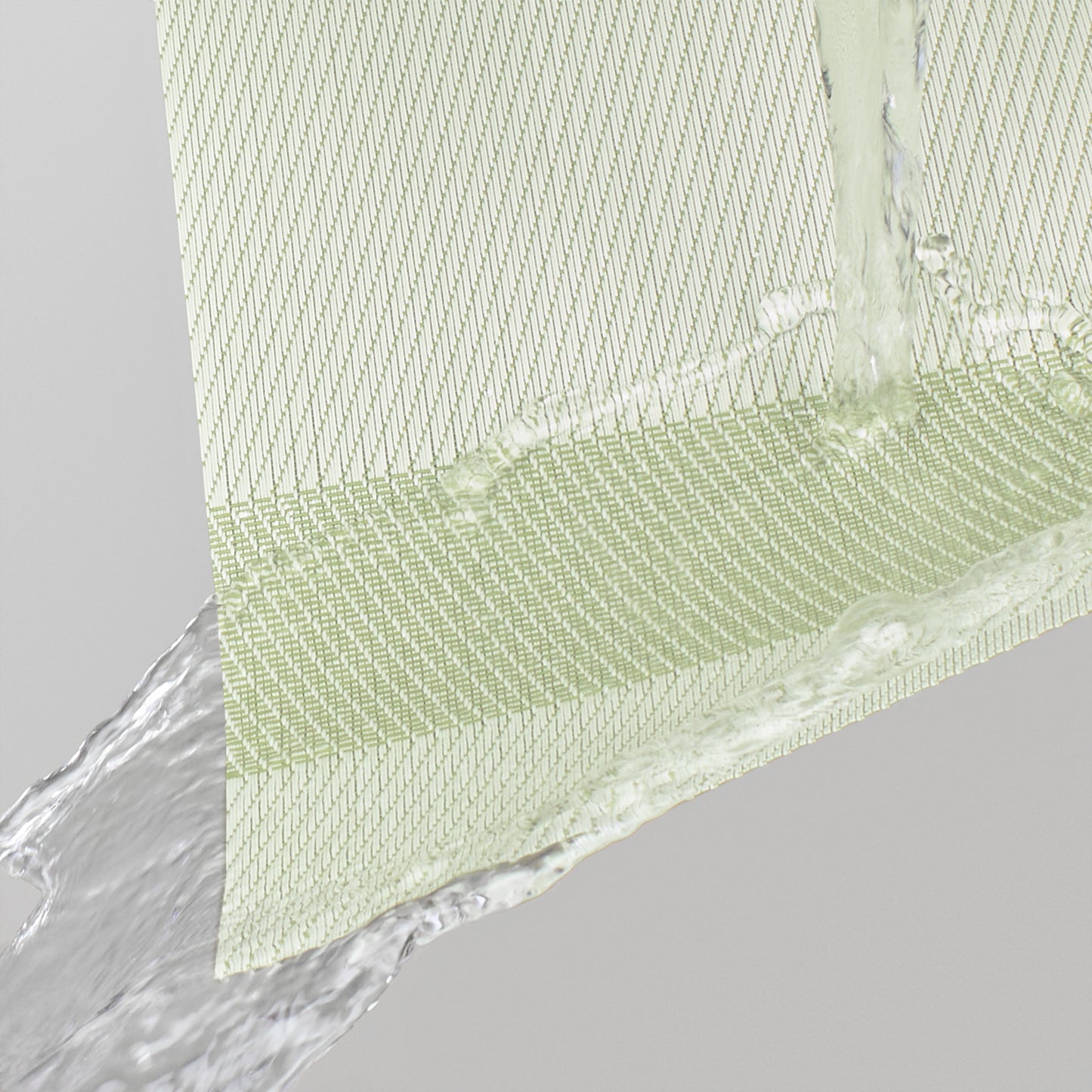 Plastic Woven Heat Resistant Placemats in Grass Green