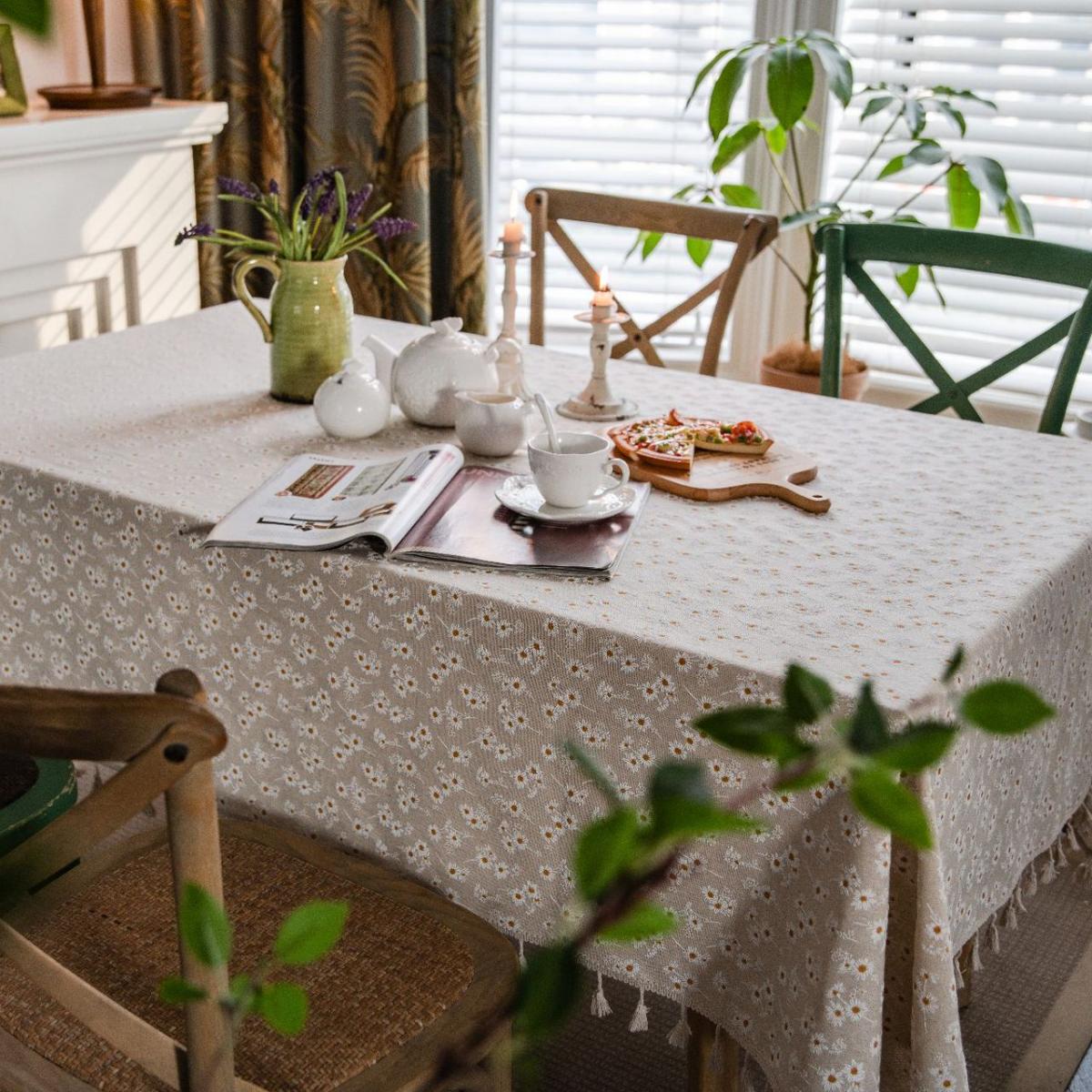 Cotton-Linen Blend Apricot Little Daisy Print Tablecloth