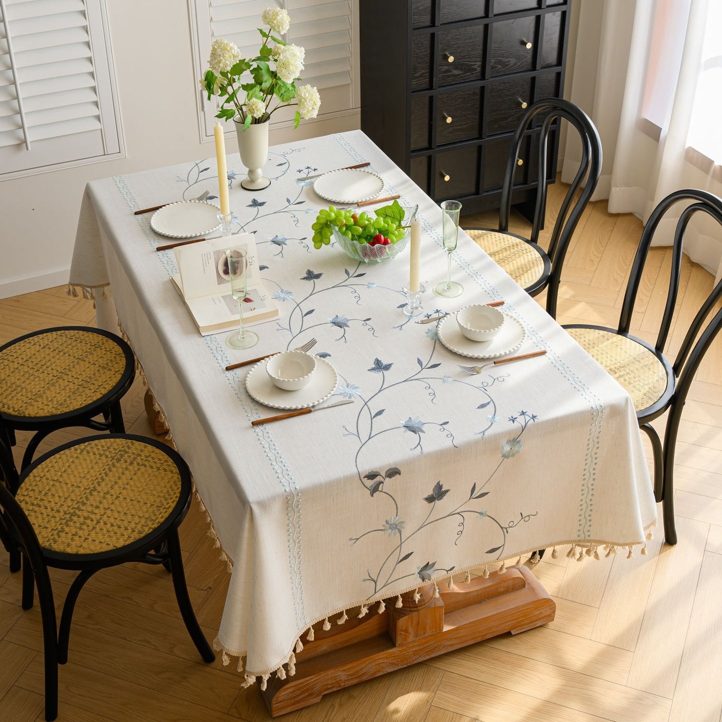 Polyester-Cotton Blend Embroidered Blue Branch Tablecloth