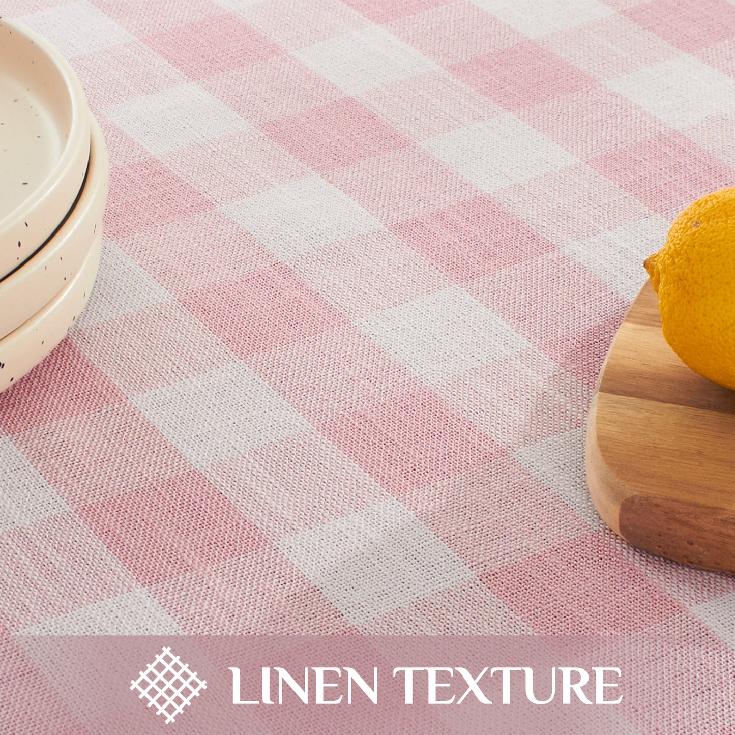 Wrinkle-Resistant Cotton Blend Classic Gingham Tablecloth with Tassels in Pink