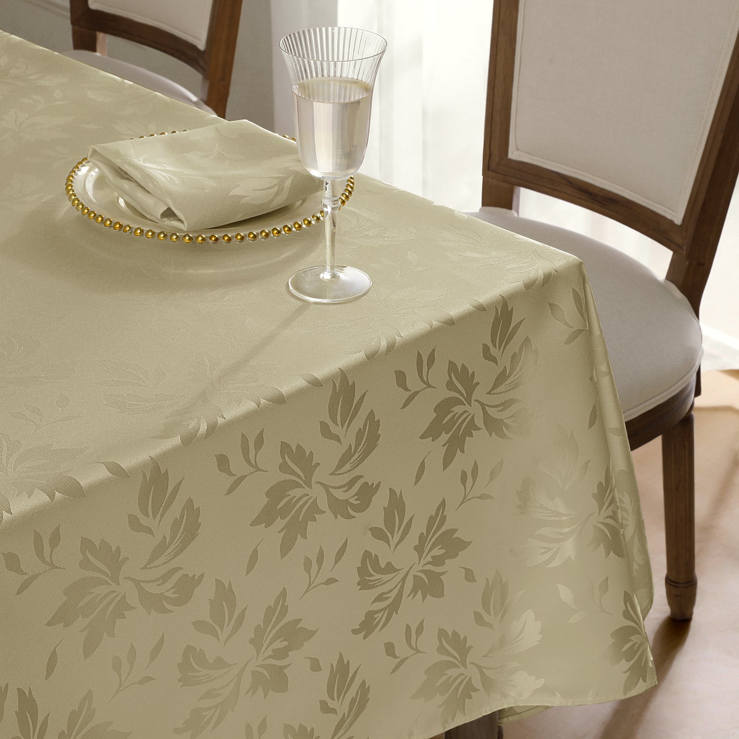 Polyester Jacquard Waterproof Damask Floral Pattern Tablecloth in Champagne