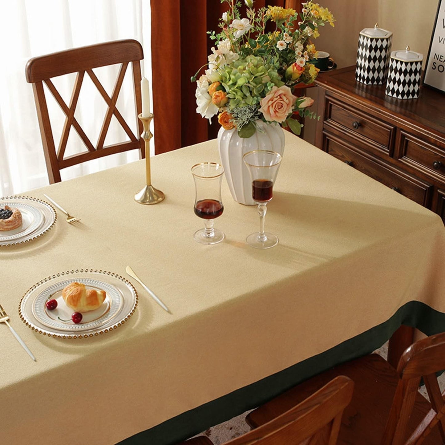 Polyester Contrasting-Colour Edged Tablecloth
