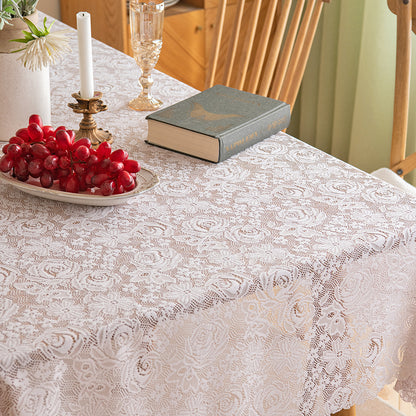 Polyester French-Elegance Floral-Rose Tablecloth with Scalloped Edge in Pink-Purple