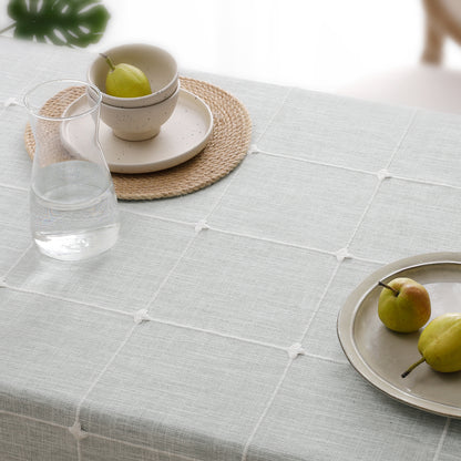 Waterproof And Wrinkle-Resistant Cotton Blend Classic Tassel Tablecloth in Grey Plaid