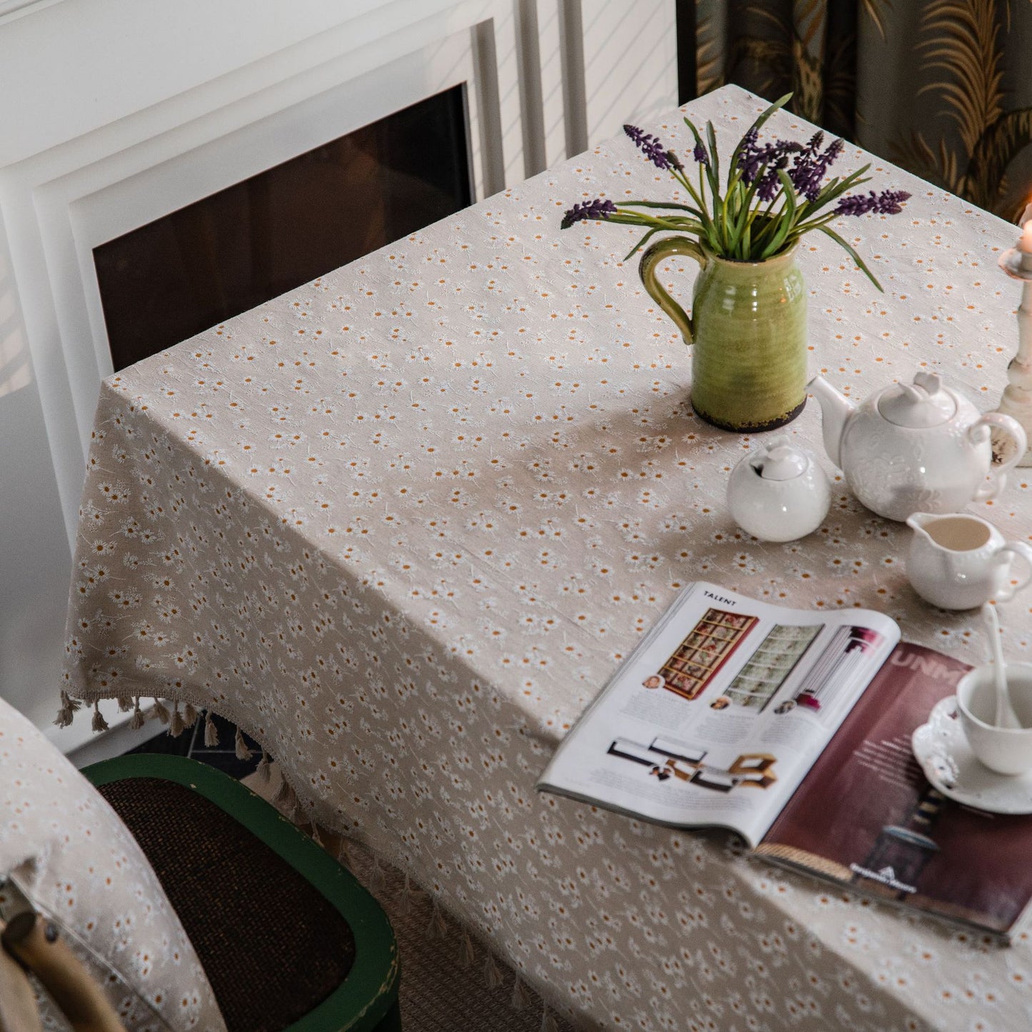 Cotton-Linen Blend Apricot Little Daisy Print Tablecloth