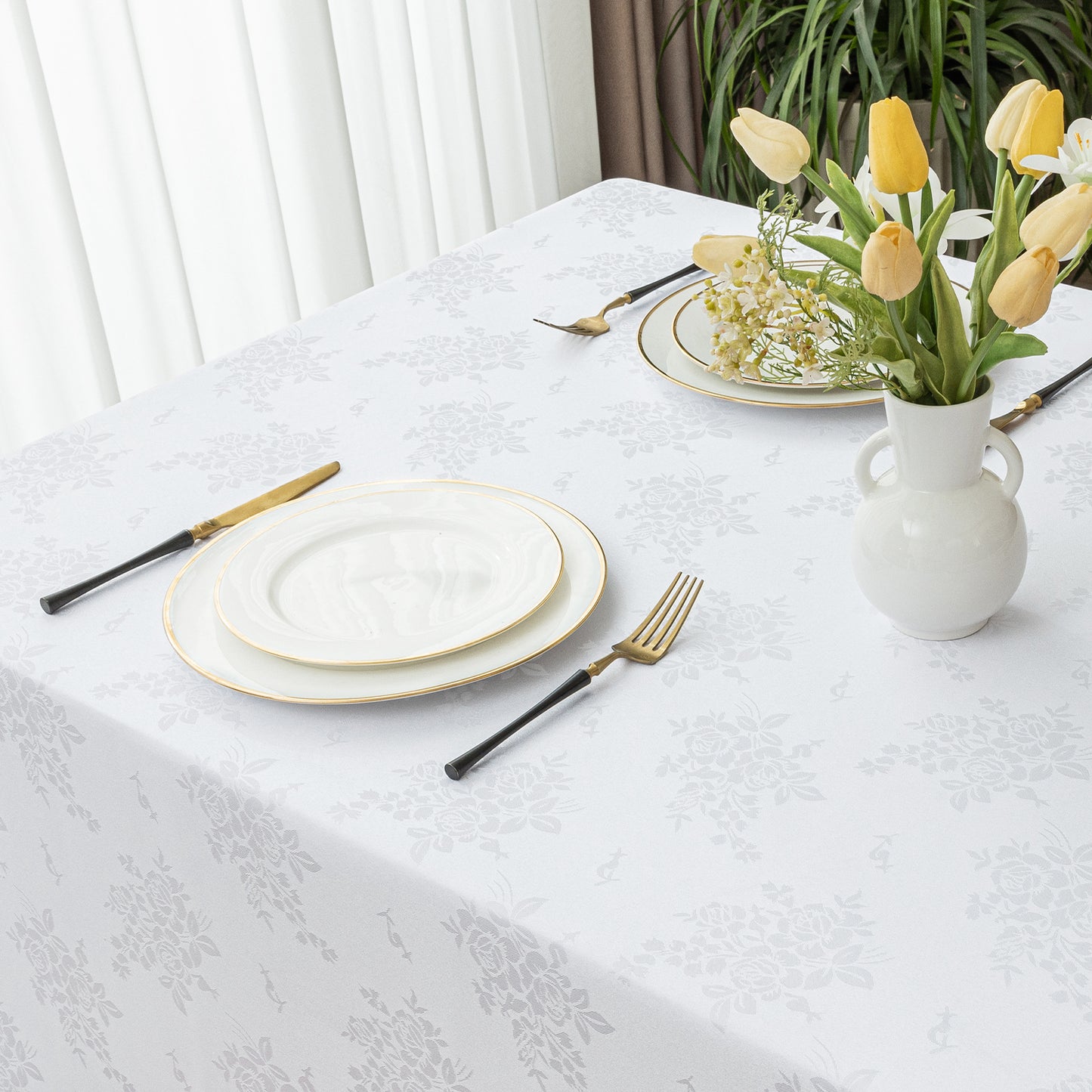 Polyester Jacquard Waterproof Elegant Damask Rose Floral Pattern Tablecloth in White