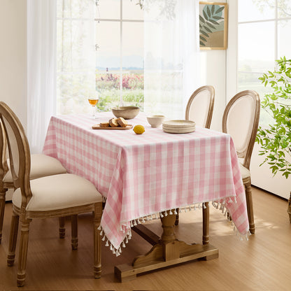Wrinkle-Resistant Cotton Blend Classic Gingham Tablecloth with Tassels in Pink