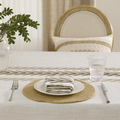 Wrinkle-Resistant Cotton Blend Classic Tassel Tablecloth in Wine Leaf