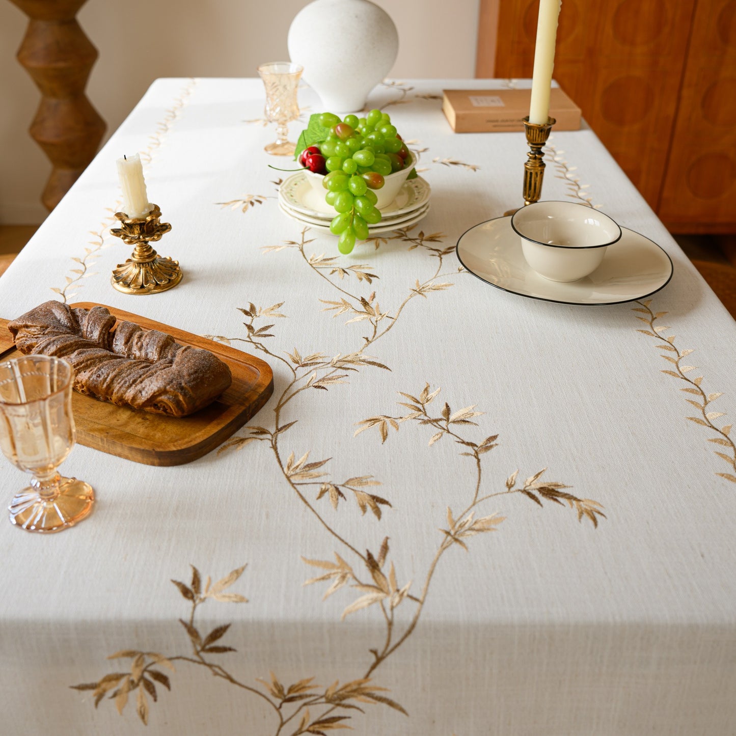 Polyester Embroidered Gold Bamboo Leaf Tablecloth