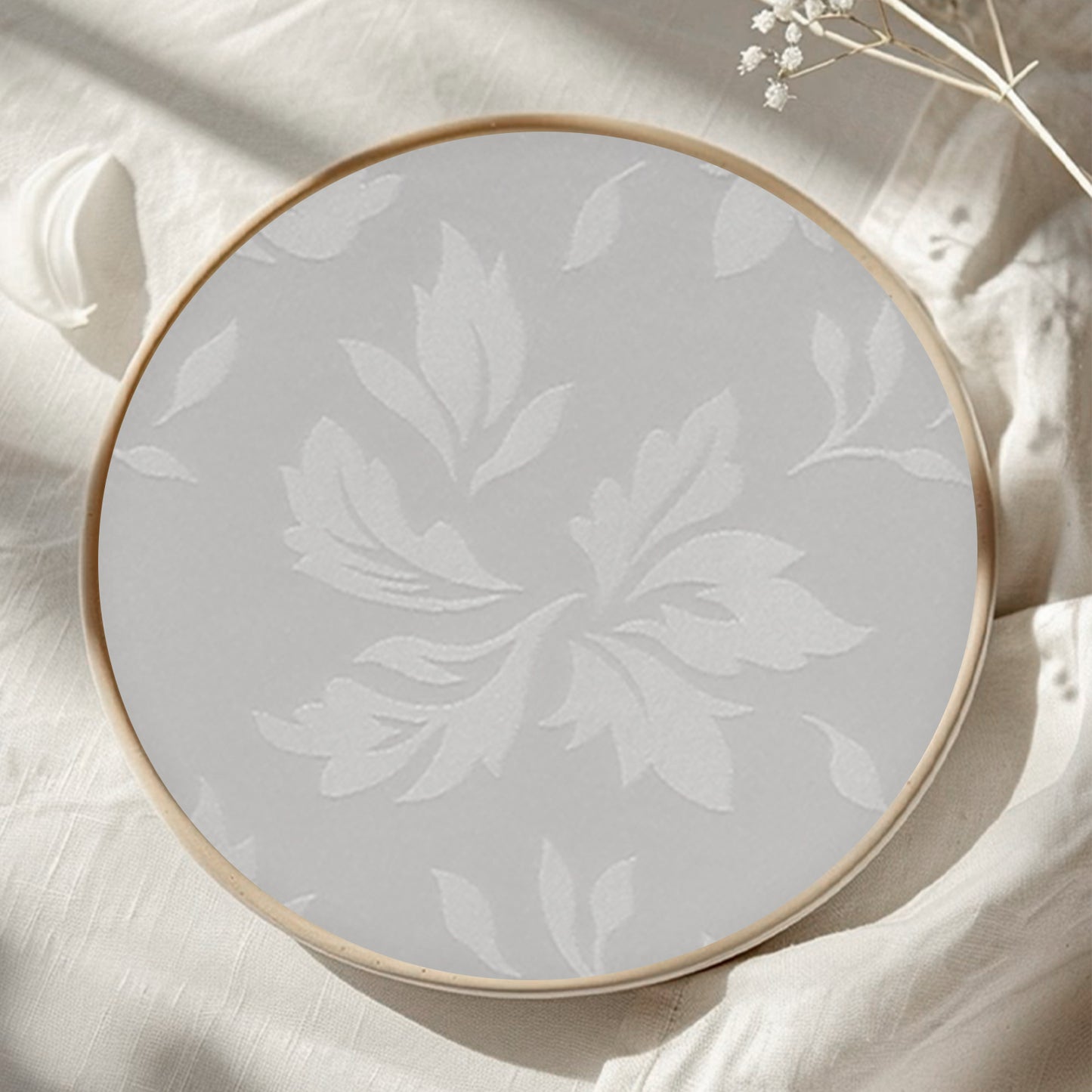 Polyester Jacquard Waterproof Damask Floral Pattern Tablecloth in White