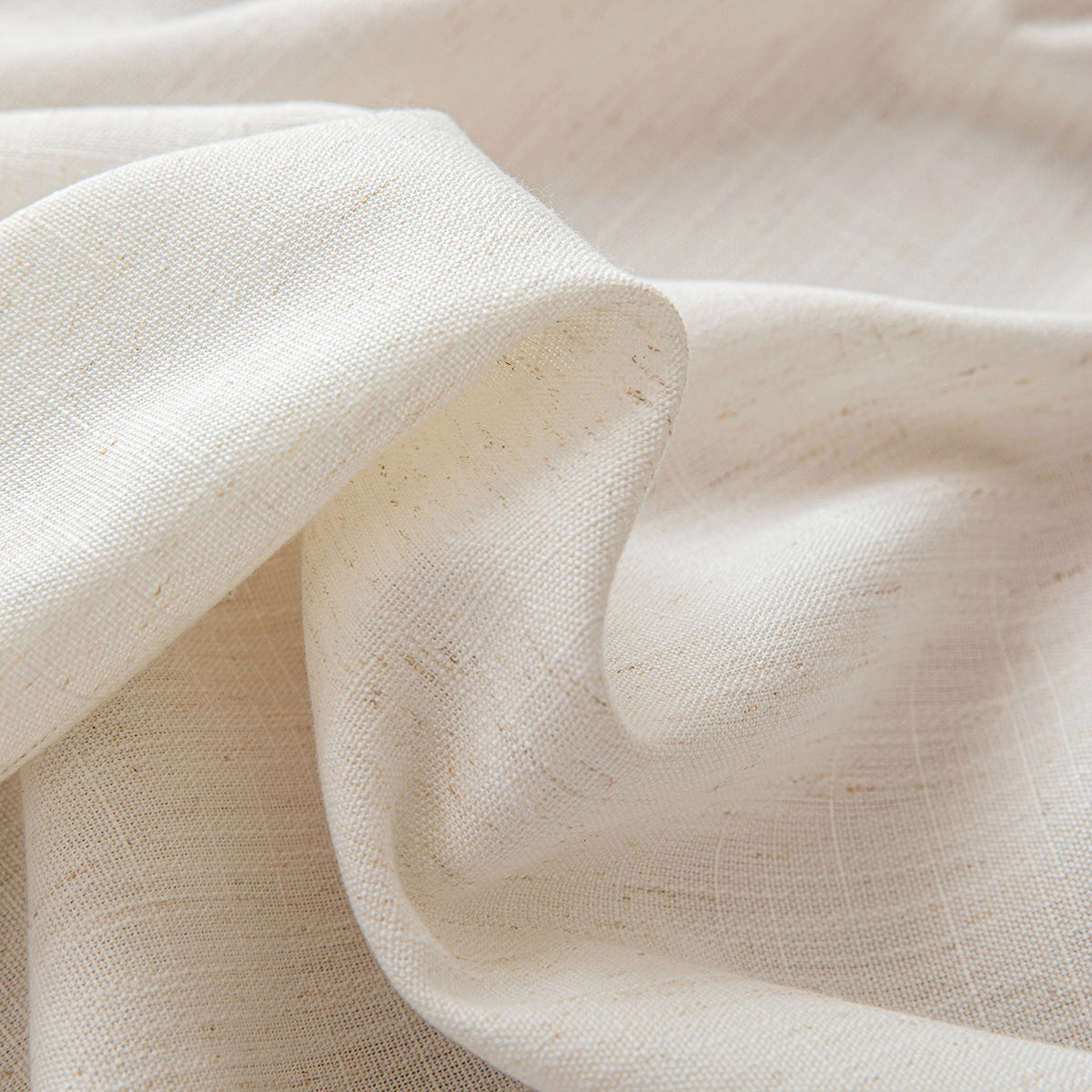 Poly-Linen Solid-Color Tablecloth with Tassel Trim in White