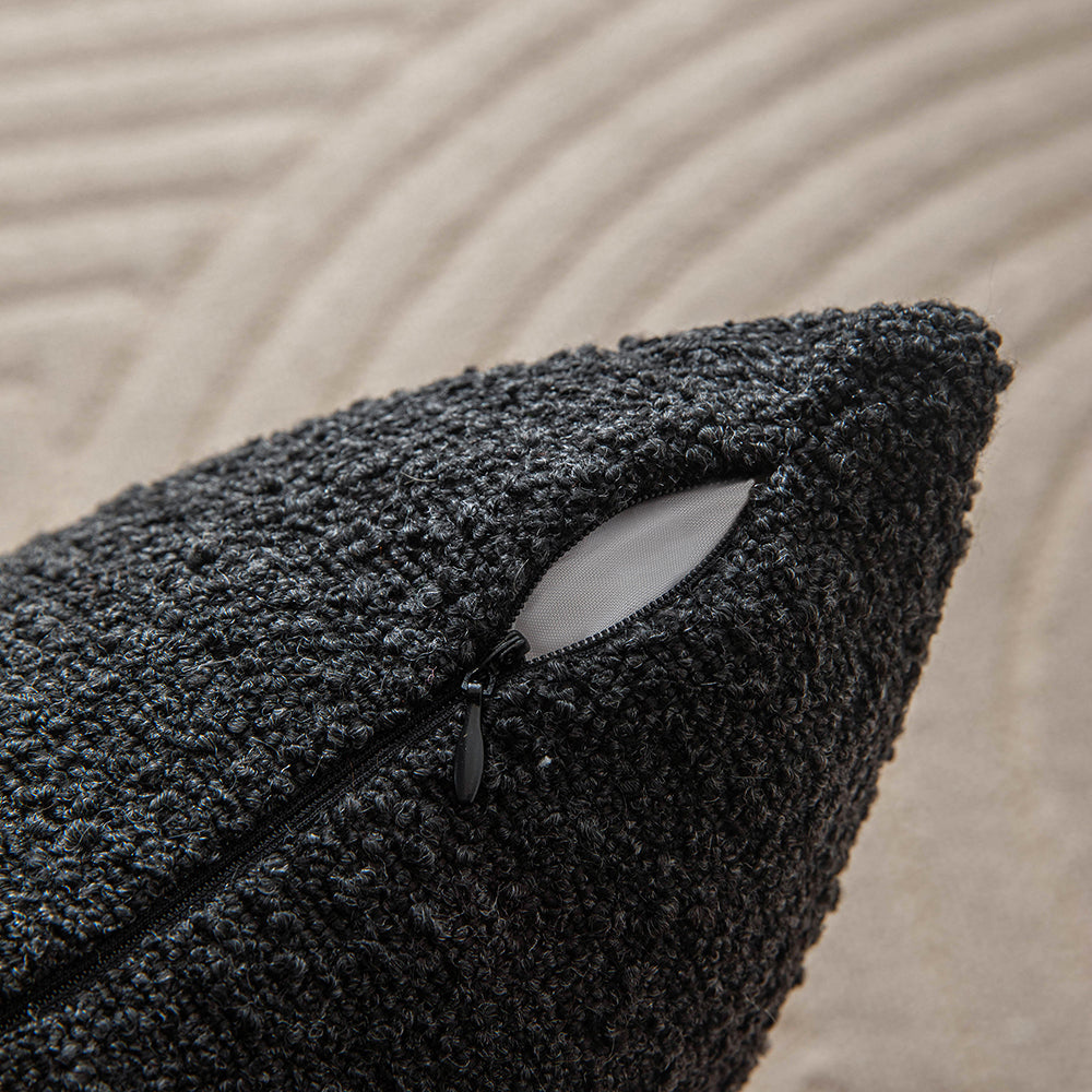 Black Circle Yarn Pillowcases
